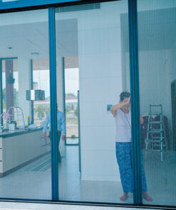 Cửa đi chống muỗi lưới xếp không ray