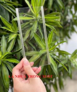 2-Vách ngăn trong suốt