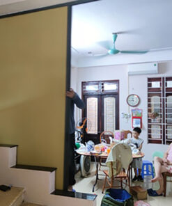 vách tổ ong ngăn cầu thang
